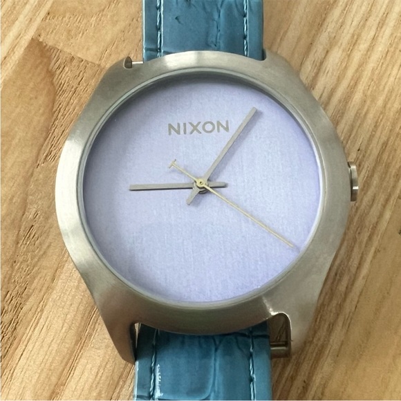 Nixon the Mod Clean stainless steel blue purple watch NEW BATTERY - Picture 1 of 8